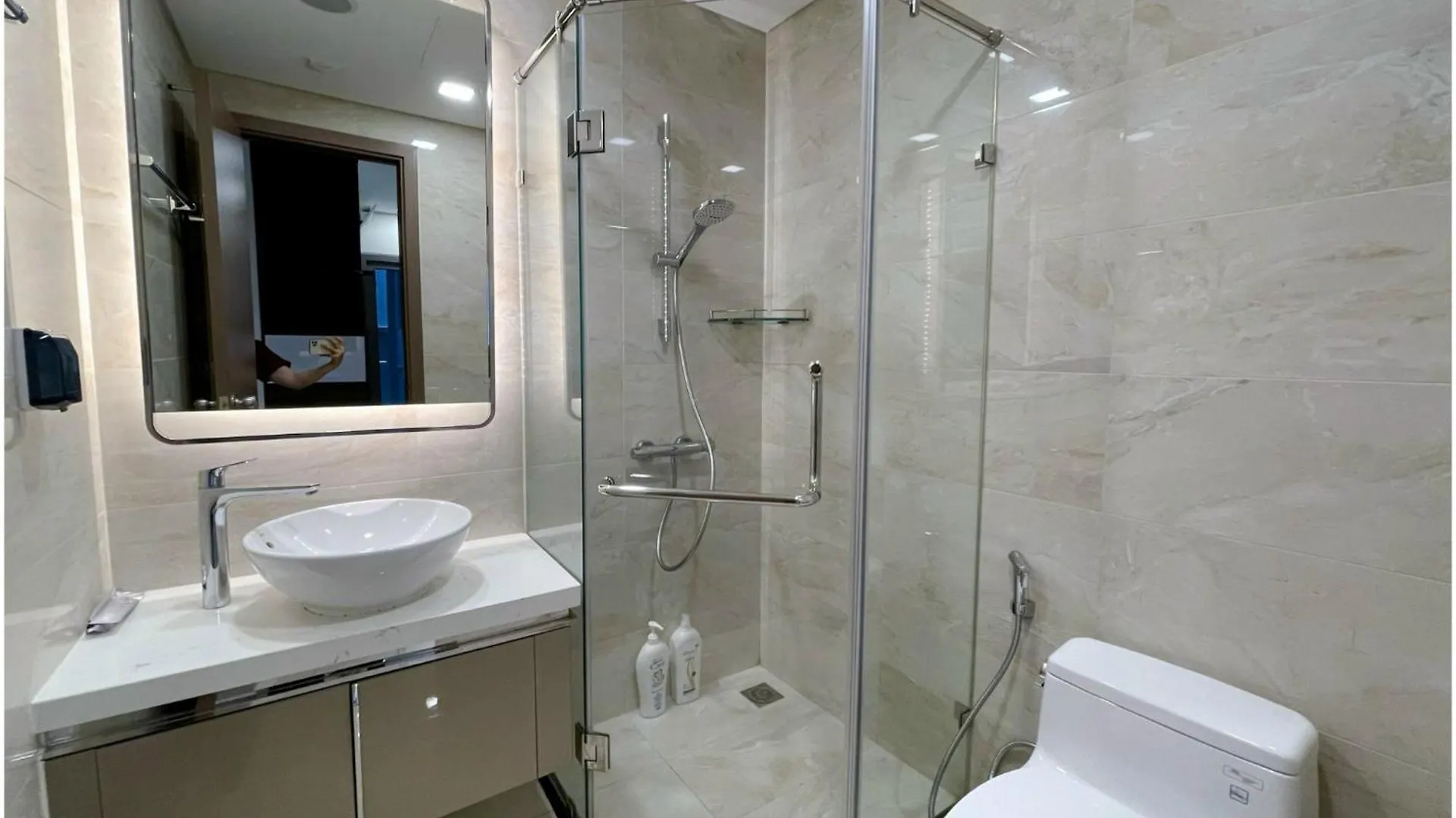 Apartment Mochi - Vinhomes Central Park Ho Chi Minh City
